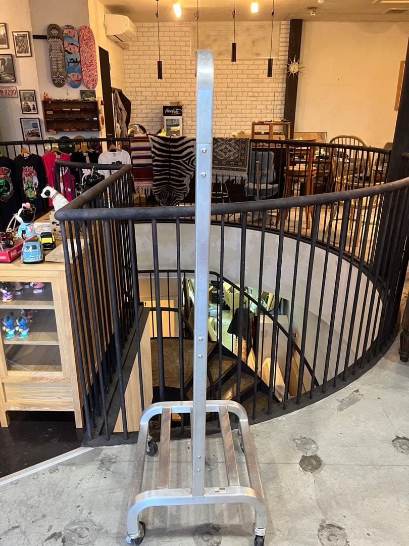 アルミ　ハンガーラック