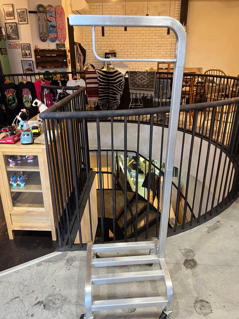 アルミ　ハンガーラック