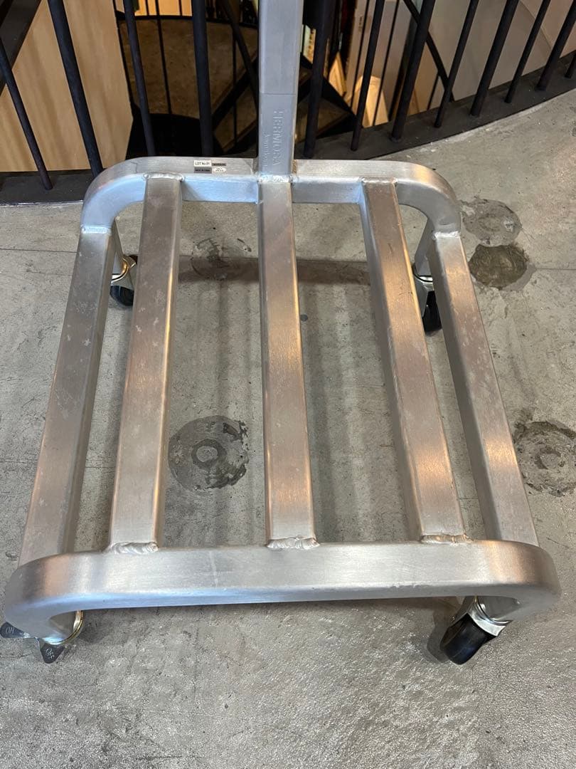 アルミ　ハンガーラック