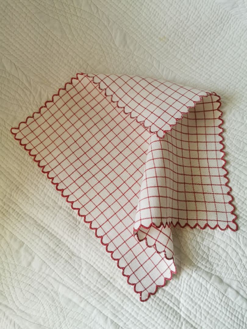アンティーク フランス グラフチェック＆花弁スカラップリム刺繍 リネンクロス β