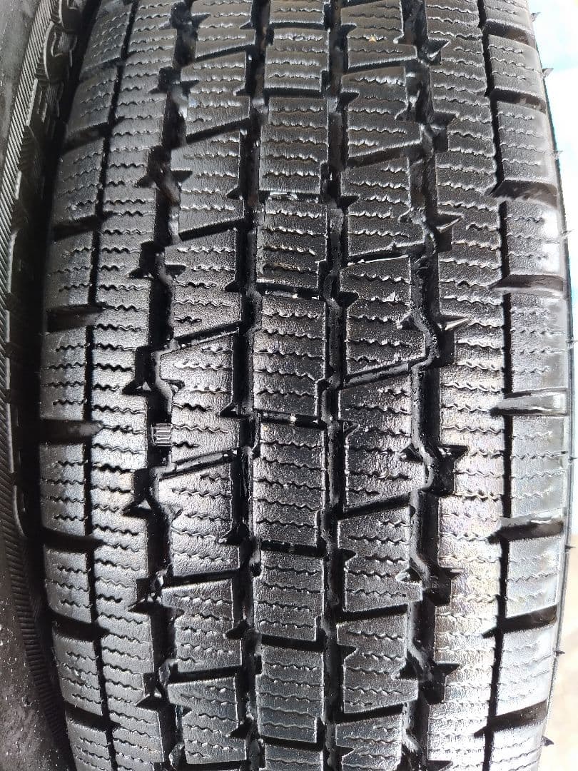 Ⓑ145R12・LT【1/2】軽トラ用スタッドレス・鉄ホイール付、２本分割