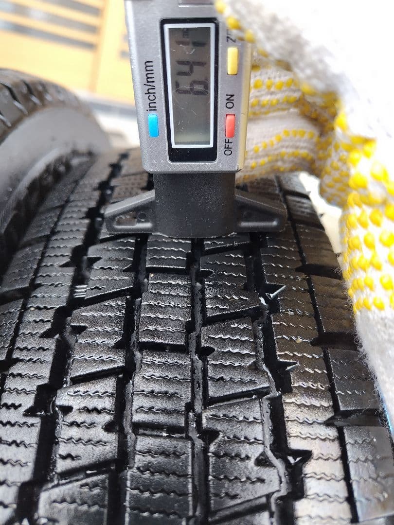 Ⓑ145R12・LT【1/2】軽トラ用スタッドレス・鉄ホイール付、２本分割