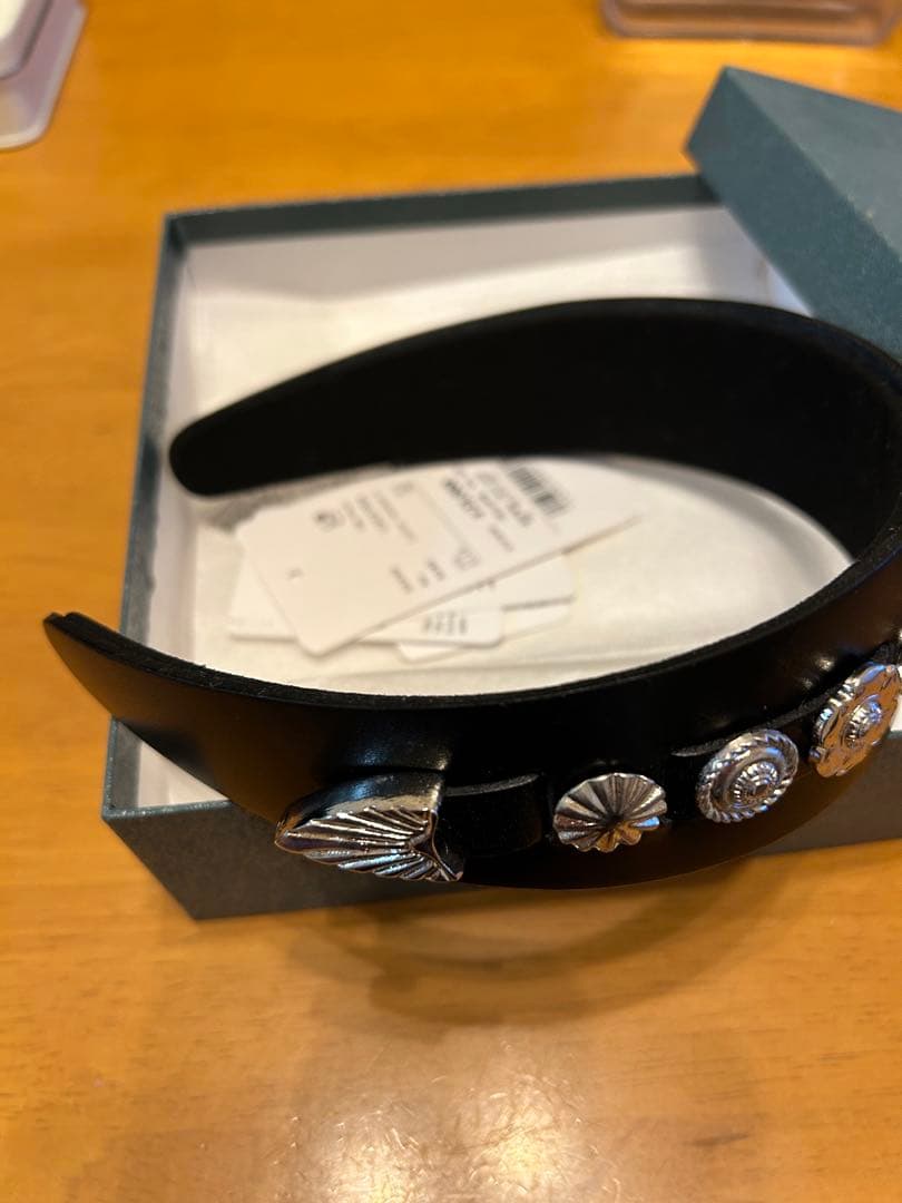 【TOGA TOO/トーガトゥ】Leather headband 2