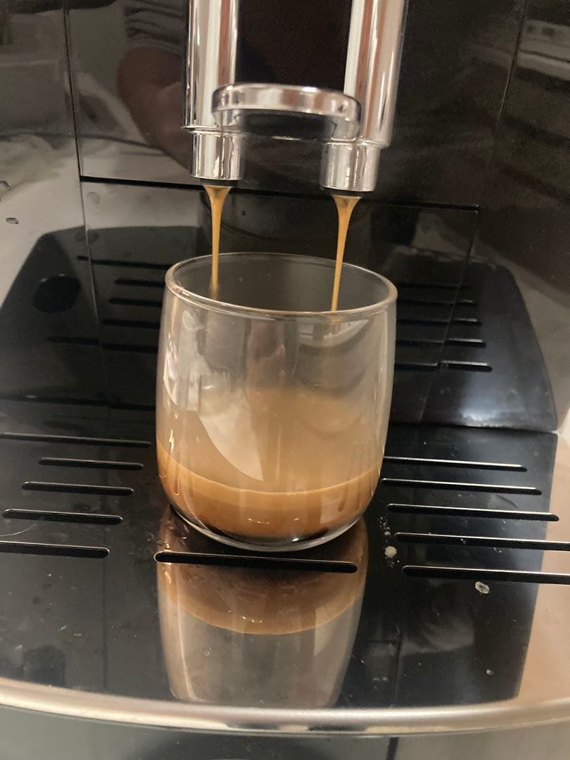 超美品　デロンギ 全自動エスプレッソマシン　マグニフィカS ECAM23120