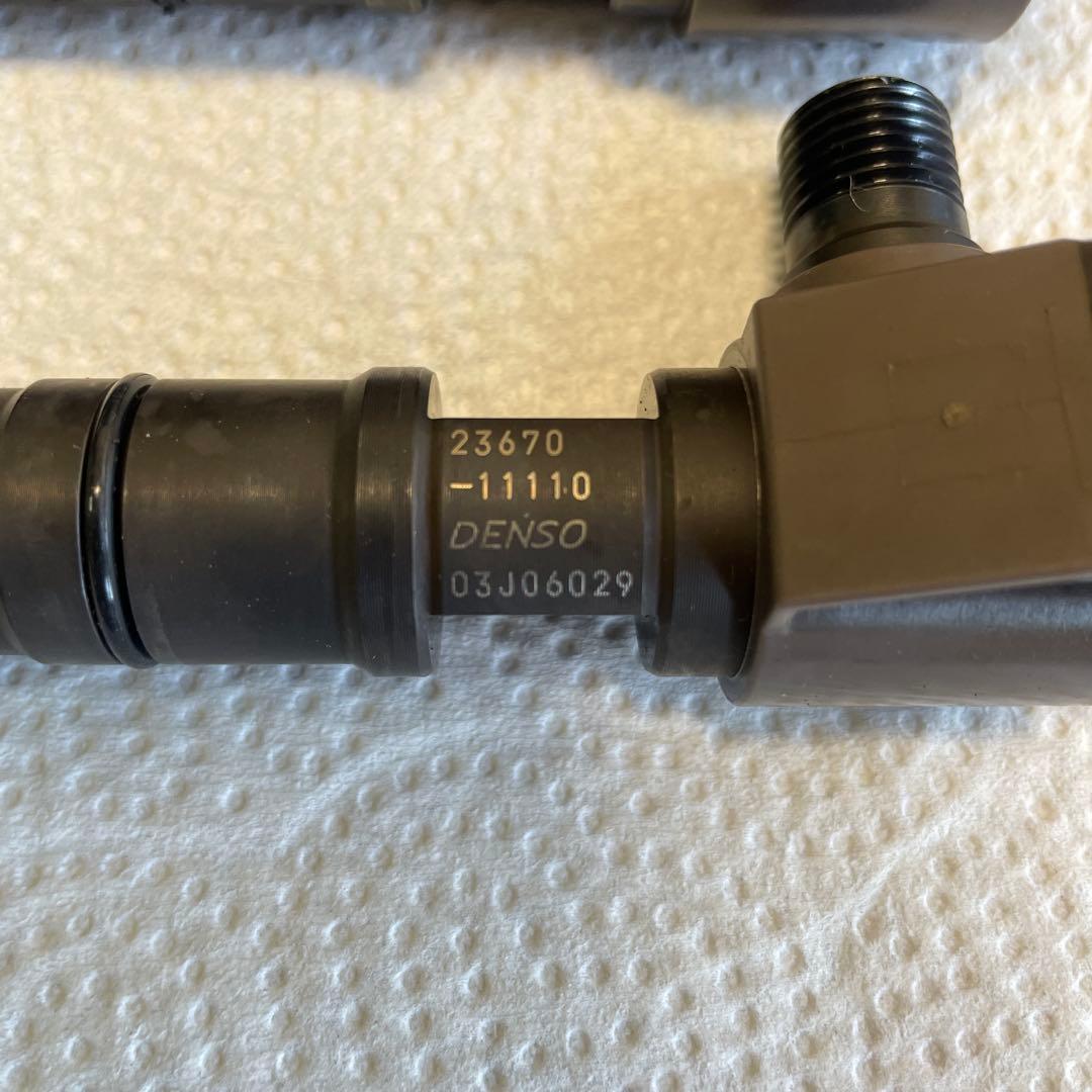 プ*す様 美品　GDH201 ハイエース インジェクター 4個セット23670-