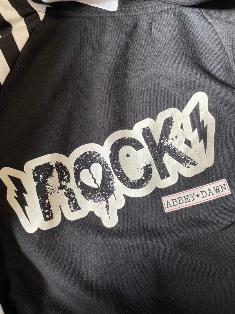 Abbey Dawn ストライプ イヤホン内臓　パーカー　M