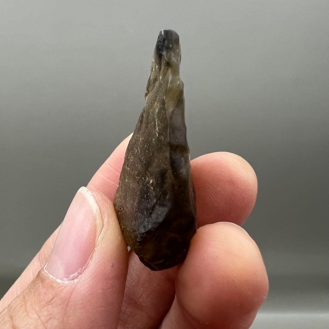 （Libyan32）10.7g稀少ブラックリビアングラス リビア砂漠原石