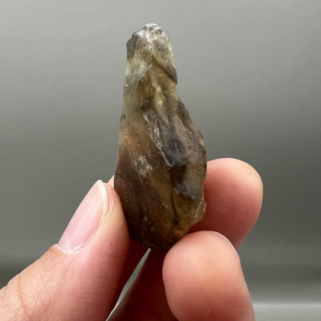 （Libyan32）10.7g稀少ブラックリビアングラス リビア砂漠原石