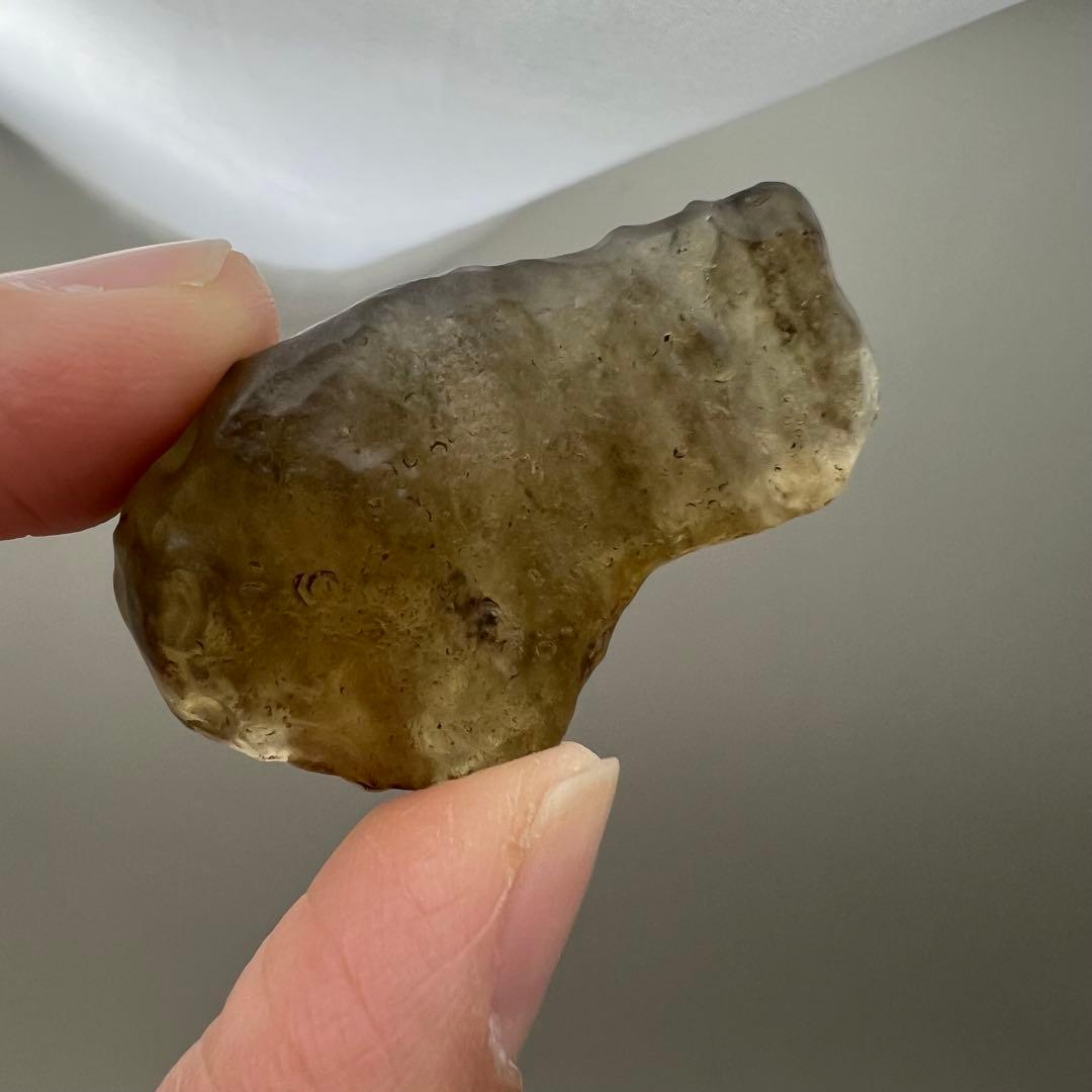 （Libyan32）10.7g稀少ブラックリビアングラス リビア砂漠原石