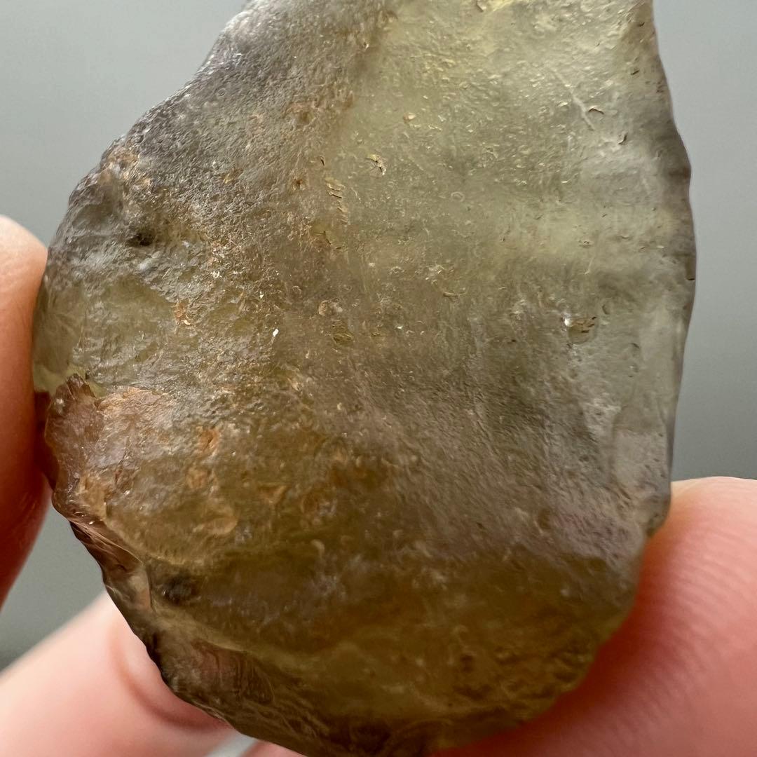 （Libyan32）10.7g稀少ブラックリビアングラス リビア砂漠原石