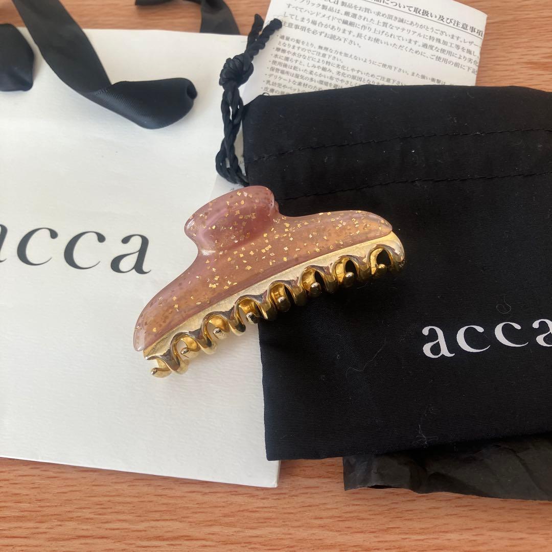 accaヘアクリップ　ラメベージュMサイズ