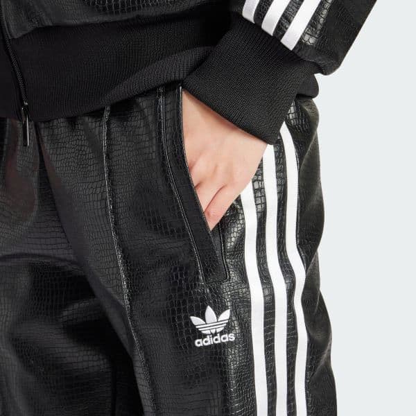 adidas プレミアム フェイクレザー SST リュクス トラックパンツ
