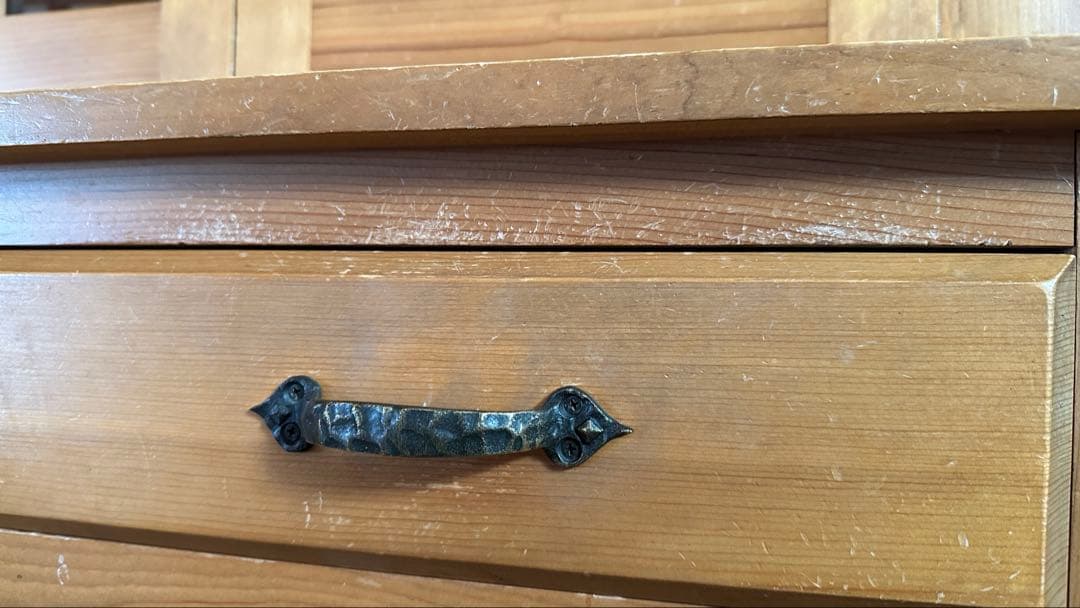 2/10まで。早く売りたいのでお値引きしてます！木製食器棚 ガラス扉付き