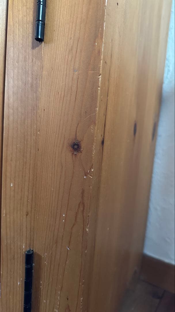 2/10まで。早く売りたいのでお値引きしてます！木製食器棚 ガラス扉付き