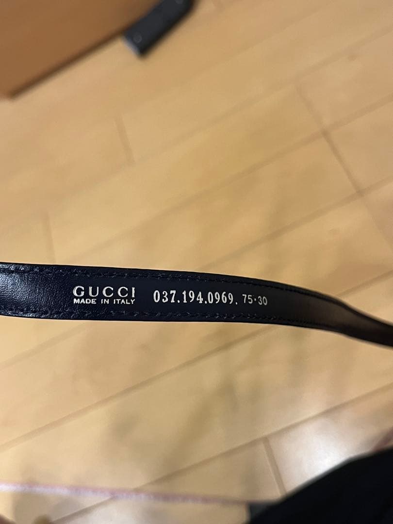 GUCCI ブラックレザーベルト レディース