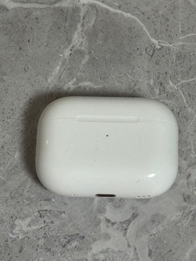 AirPods Pro2 第2世代　本体 新品充電コード、イヤーピース付き