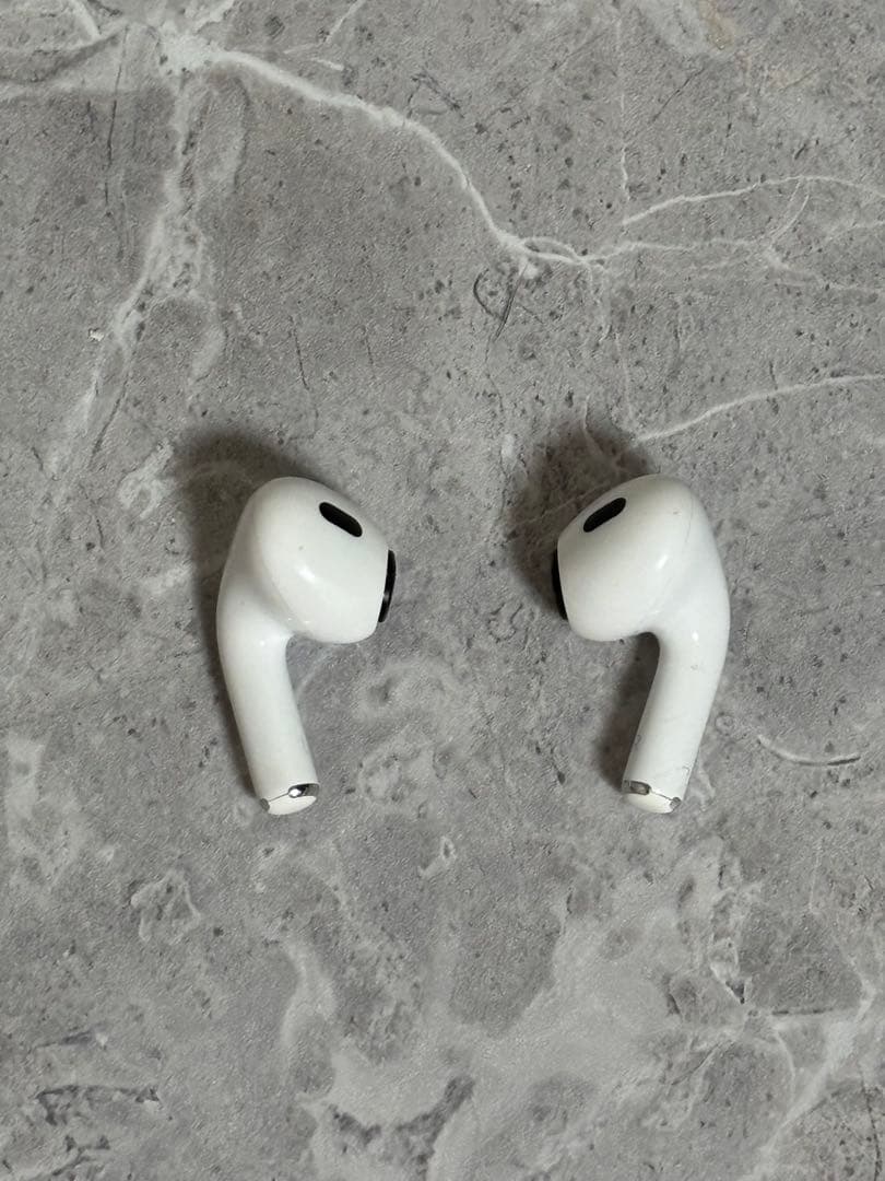 AirPods Pro2 第2世代　本体 新品充電コード、イヤーピース付き