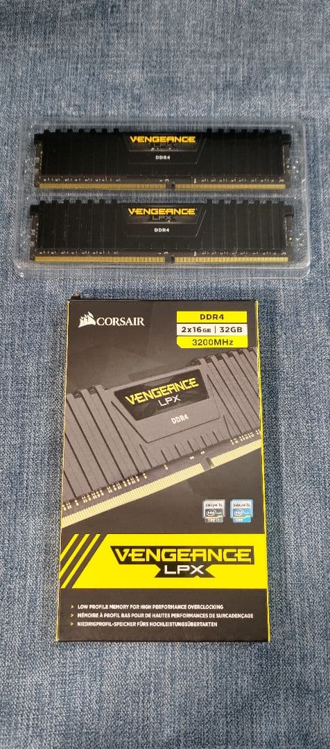 メモリー CORSAIR VENGEANCE LPX DDR4 32GB 3200MHz