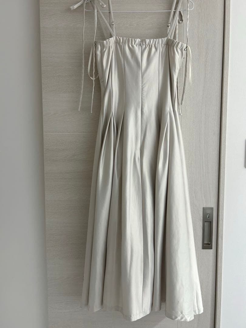 極美品 ローブドフルール ドレス キャバ ロング ホワイト サテン ビジュー