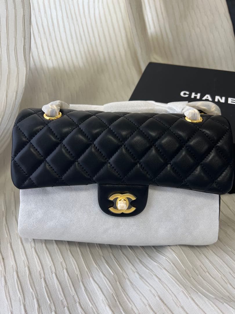 ゆ*ん様 CHANELブラックチェーンバック　ノベルティ