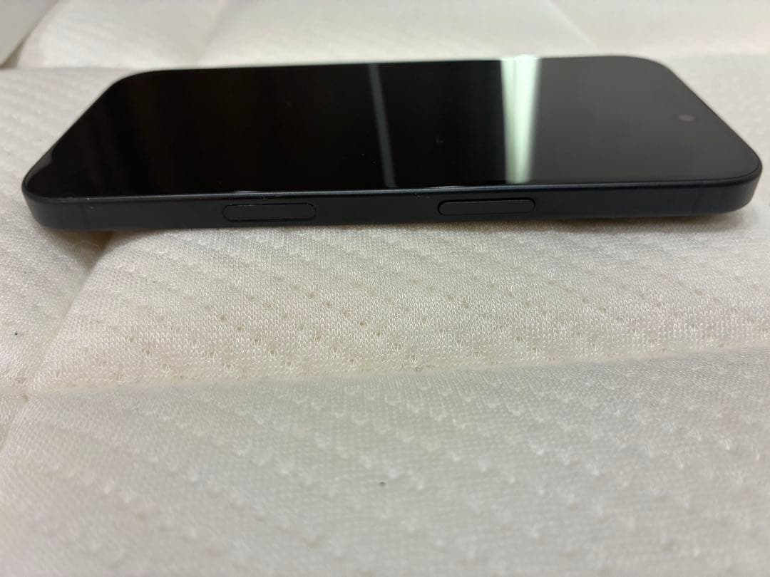 Apple iPhone 16ブラック 本体 128GB 黒　美品