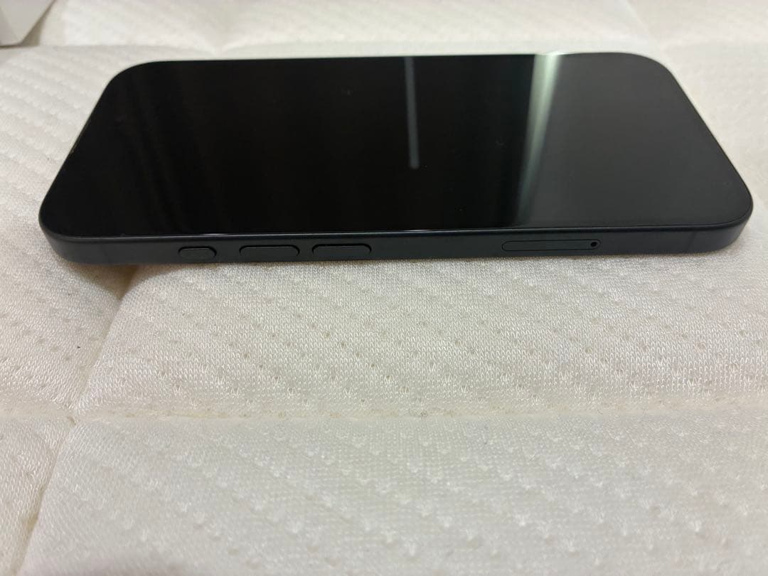 Apple iPhone 16ブラック 本体 128GB 黒　美品