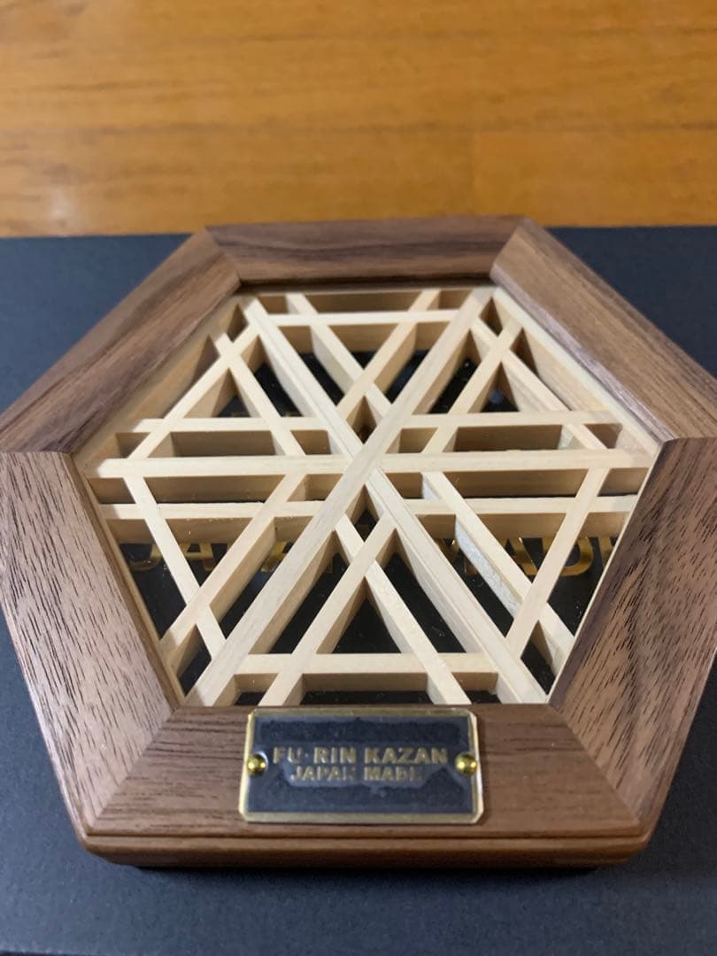 ハ*～様 フウリンカザン　ヘキサコースター　胡麻柄　ウォールナット　強化ガラス