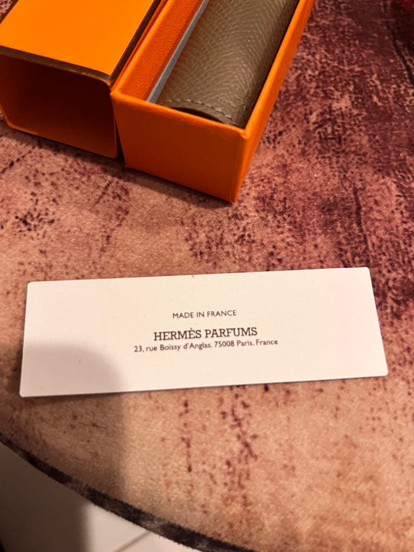 【新品未使用　箱あり】HELMESエルメス　リップケース　エトゥープ