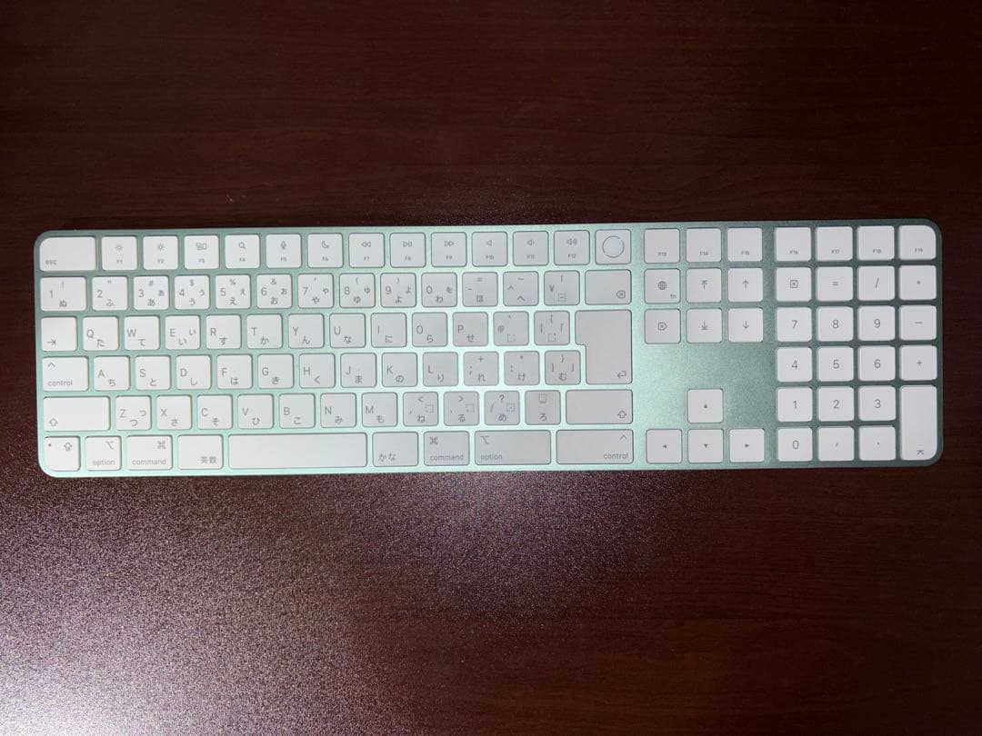 24インチ グリーン VESAマウントアダプタ搭載iMac