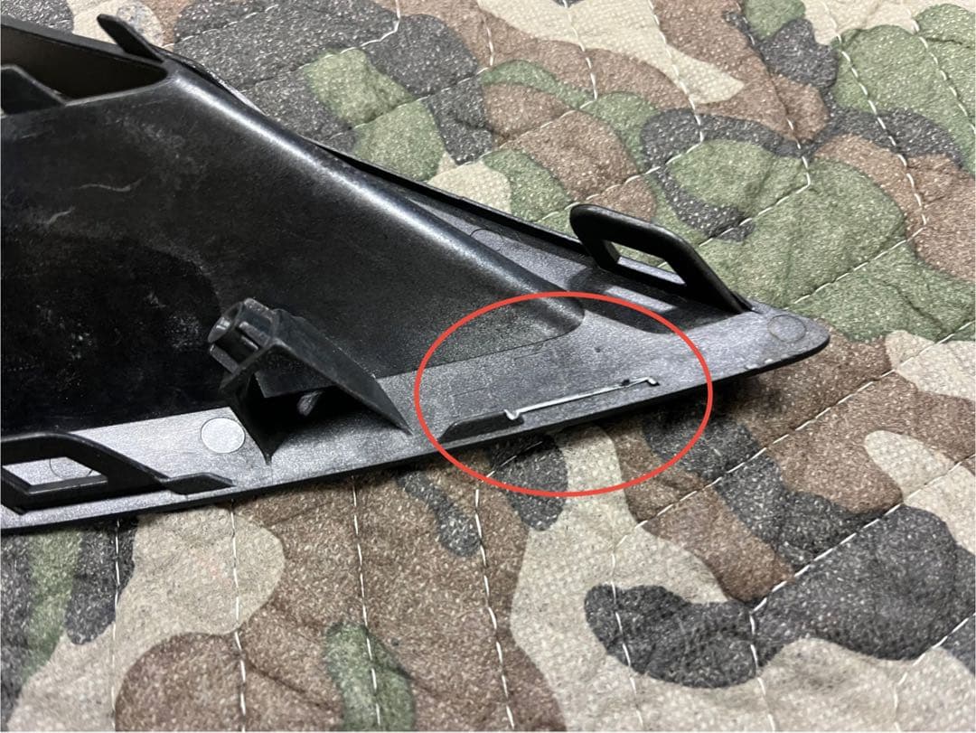 新型デリカD5 後期　フォグベゼル　細目　チッピング塗装　ラプター塗装　訳あり