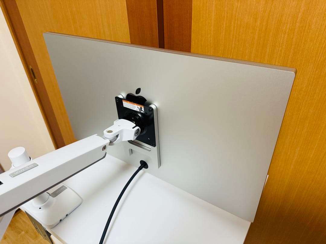 Apple Studio Display 標準ガラスVESAマウントアダプタ