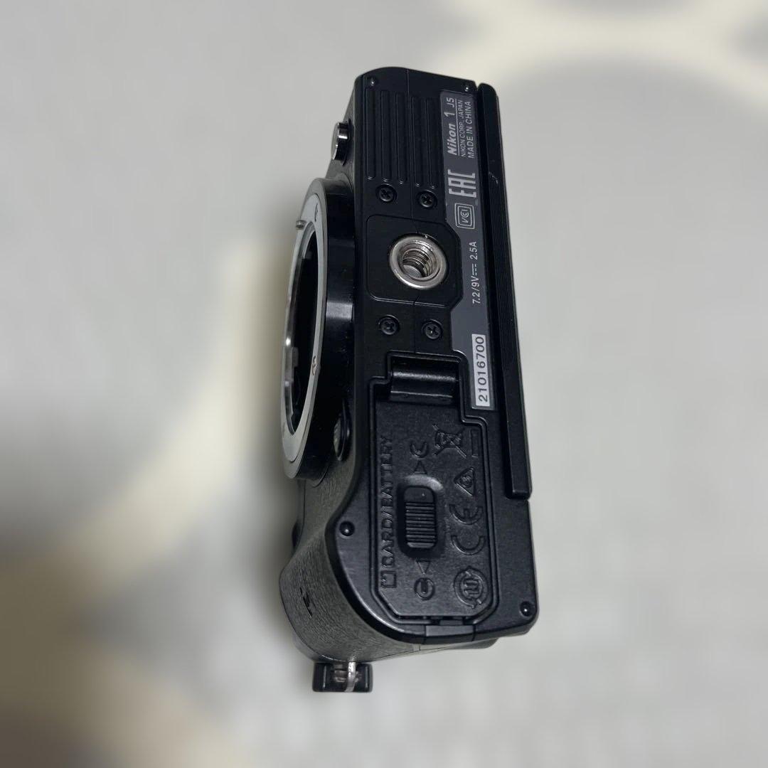 Nikon １j5 ボディ　ミラーレス一眼 カメラ