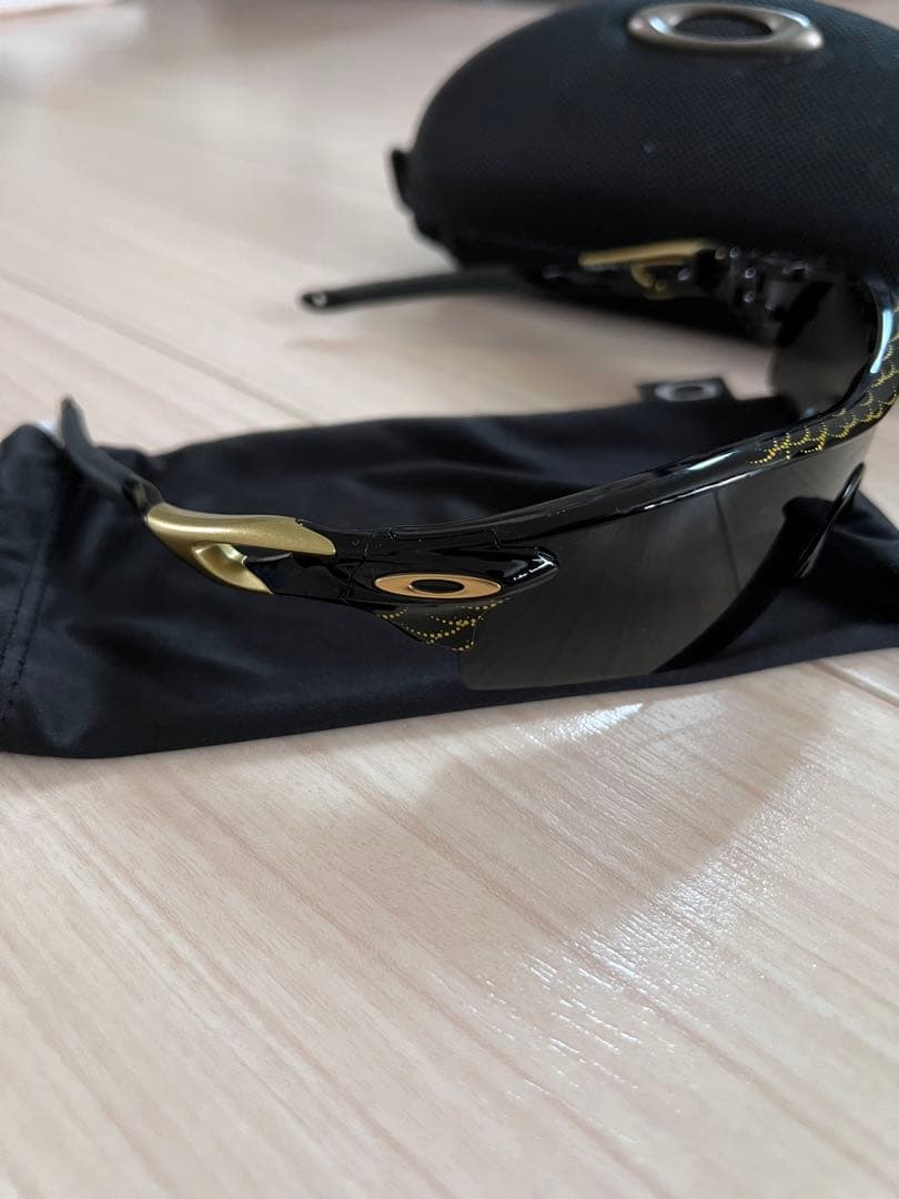 Oakley スポーツサングラス ブラック/ゴールド