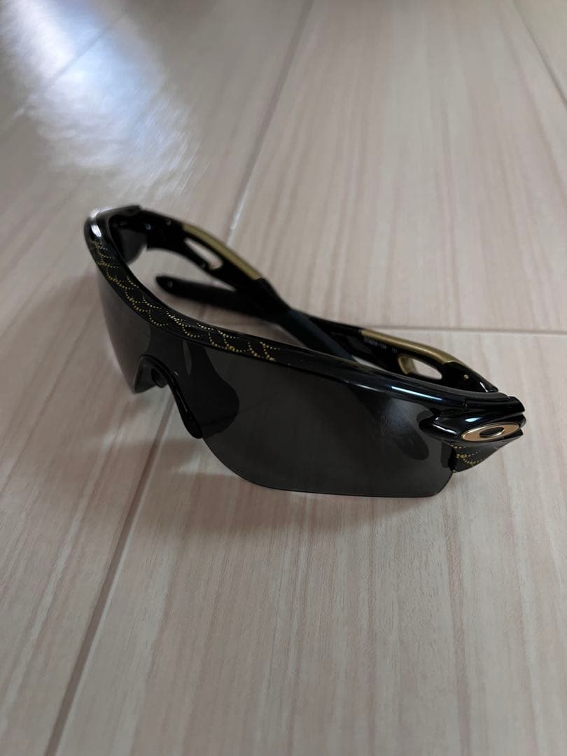 Oakley スポーツサングラス ブラック/ゴールド