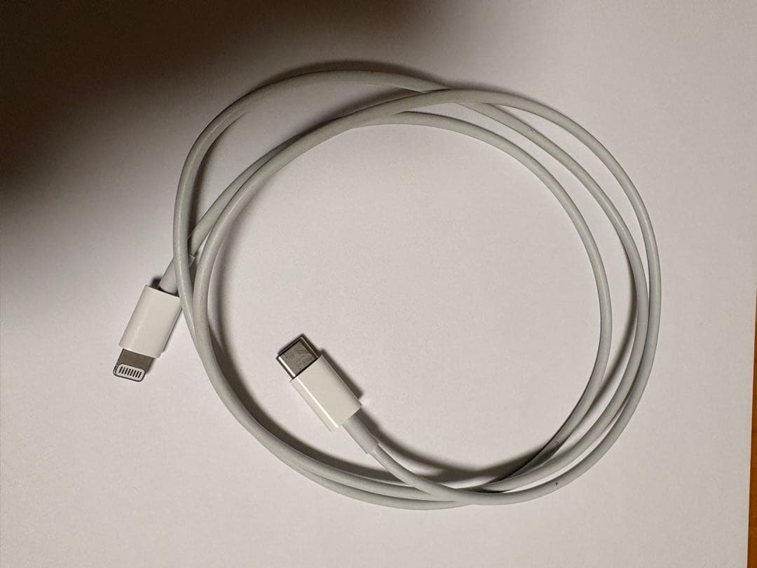 iPhone SE (第3世代) ミッドナイト64G simフリー箱ケーブル付き