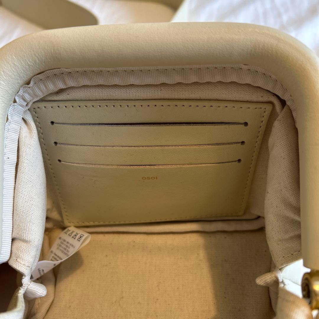 【美品】OSOIアイボリー レザー ボディバッグ