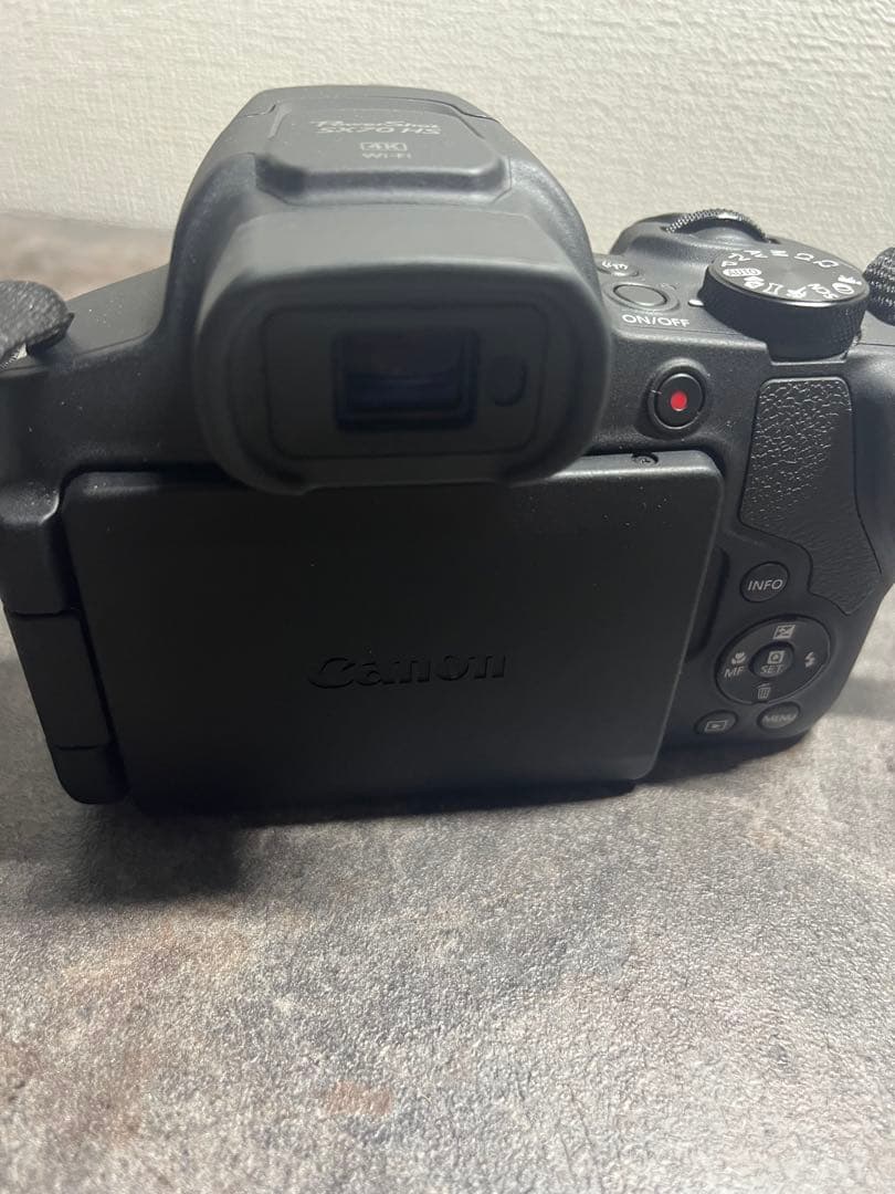 Canon PowerShot SX70 箱無し、カメラストラップ不備あり