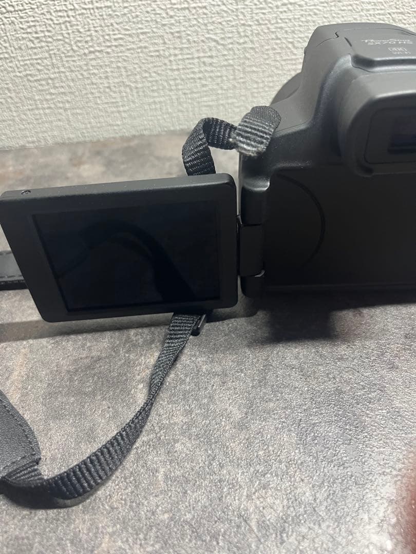 Canon PowerShot SX70 箱無し、カメラストラップ不備あり