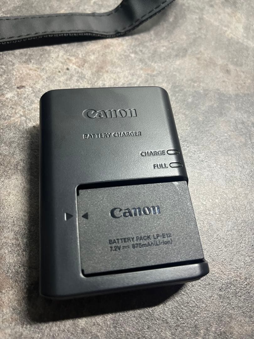 Canon PowerShot SX70 箱無し、カメラストラップ不備あり