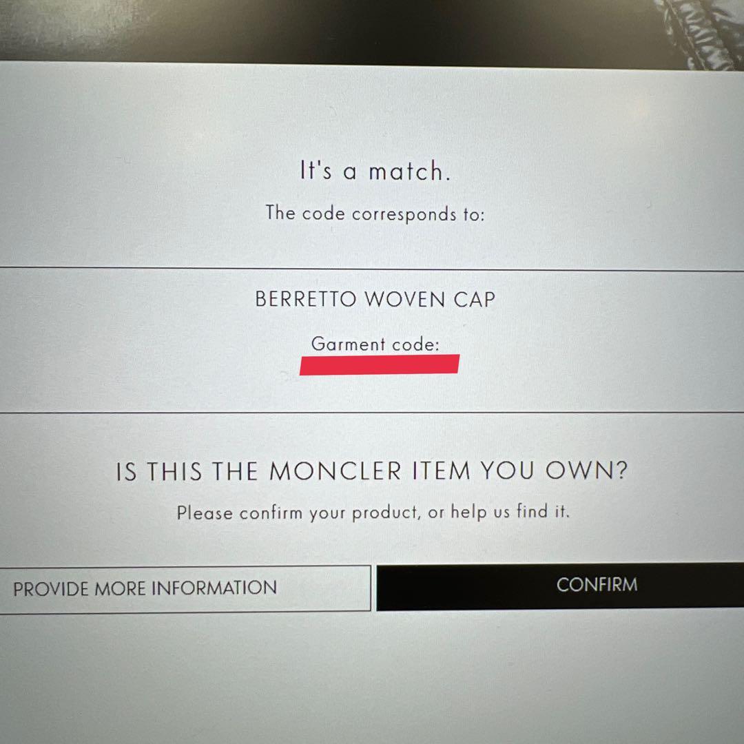 モンクレール ニットキャップ ロゴパッチ オフホワイト