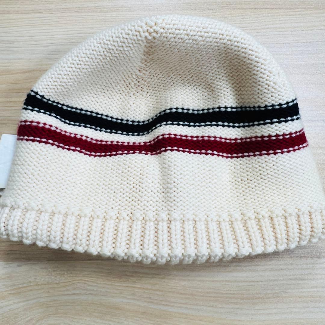 モンクレール ニットキャップ ロゴパッチ オフホワイト