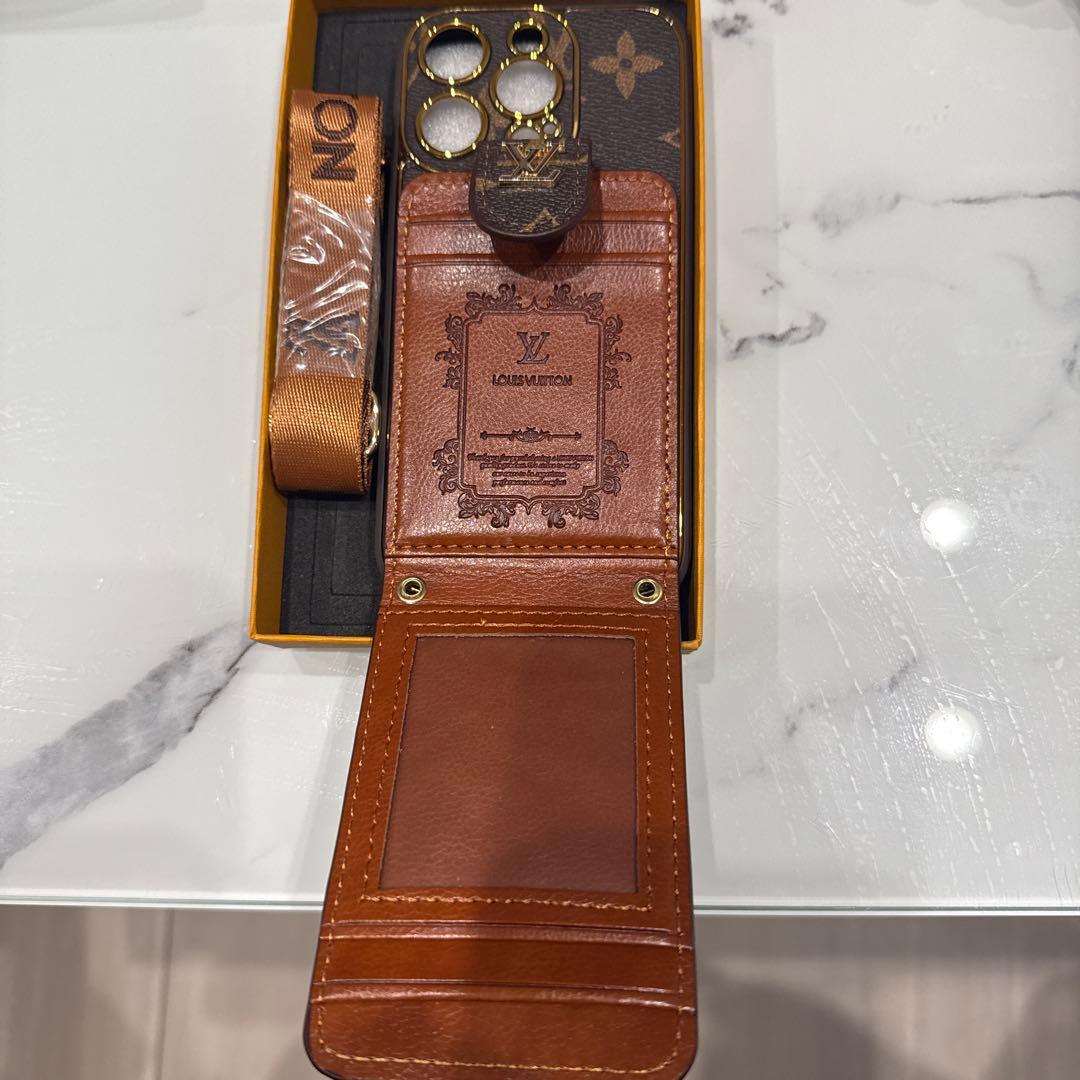 iPhone16Pro 用ケース ストラップ付き