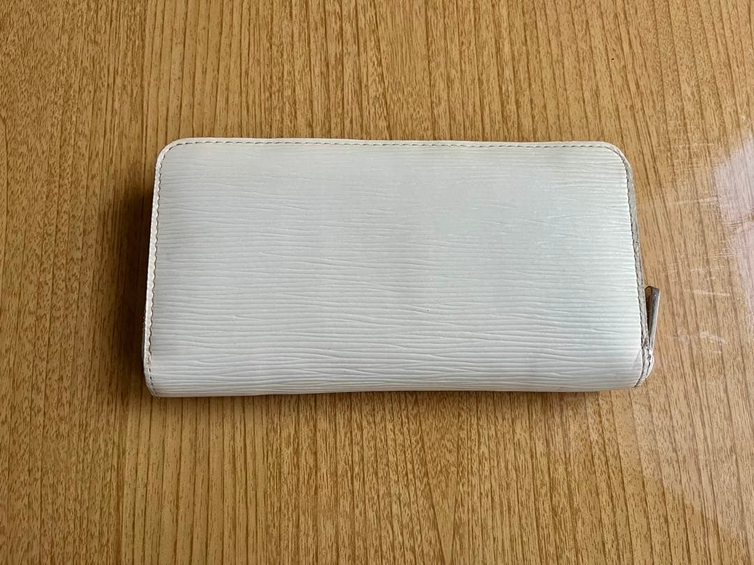 ルイヴィトン長財布　エピホワイト （LOUIS VUITTON）