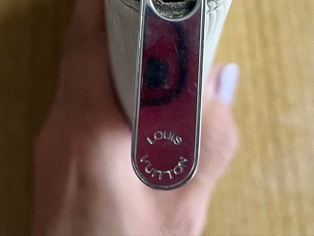 ルイヴィトン長財布　エピホワイト （LOUIS VUITTON）