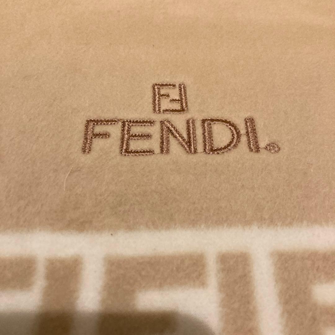 未使用　FENDI 綿毛布　ズッカ柄　ベージュ