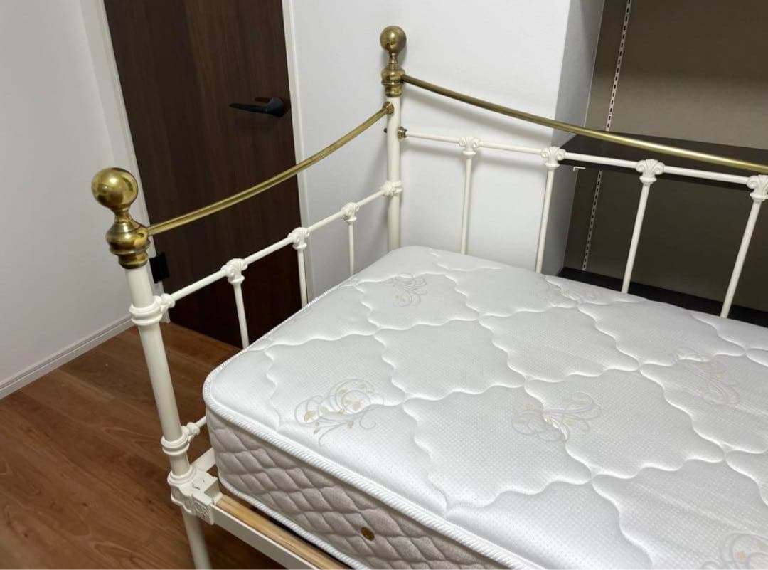 【本物】 アンティーク 家具 アイアンベッド セミシングル 日本ベッドマットレス