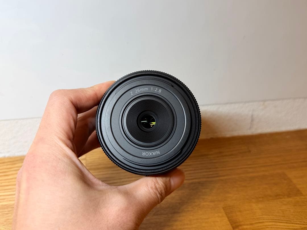 ほぼ新品　NIKKOR Z 26mm f/2.8 レンズ