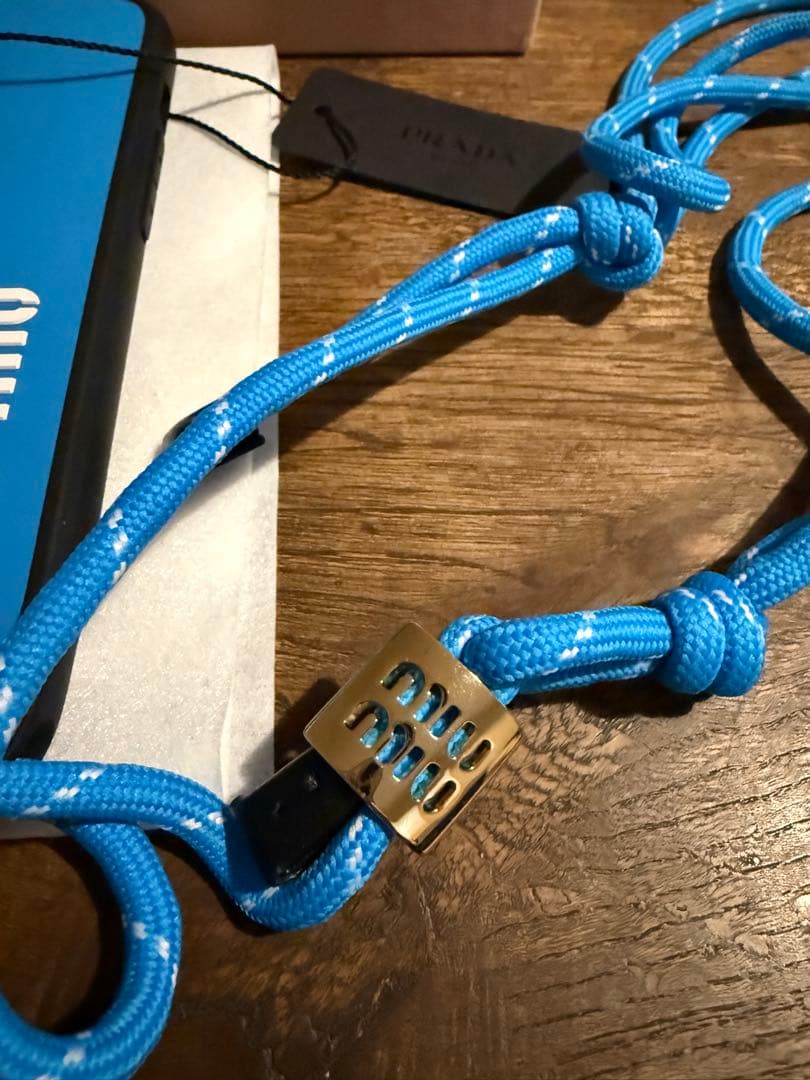 【日本未入荷】MIU MIU iPhone15 スマホケース ブルー　13 14