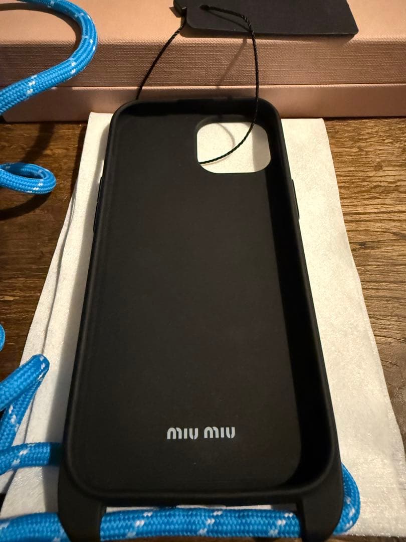 【日本未入荷】MIU MIU iPhone15 スマホケース ブルー　13 14