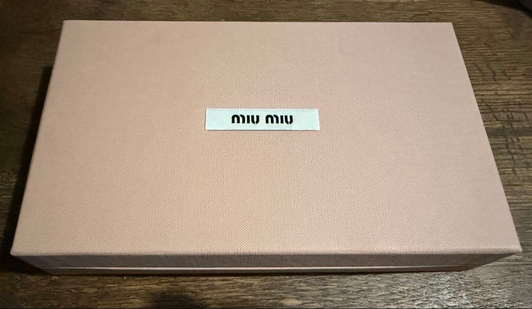 【日本未入荷】MIU MIU iPhone15 スマホケース ブルー　13 14